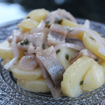 Salade de pomme de terre et harengs fumés