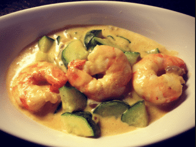 Courgettes aux crevettes, curry et lait de coco