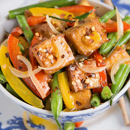 Wok de tofu et légumes