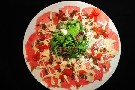 carpaccio de boeuf et roquette